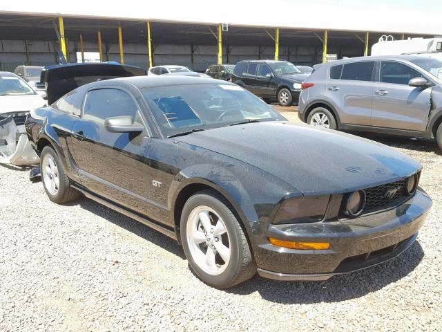 1ZVHT82H975319712-2007-ford-mustang-gt-0
