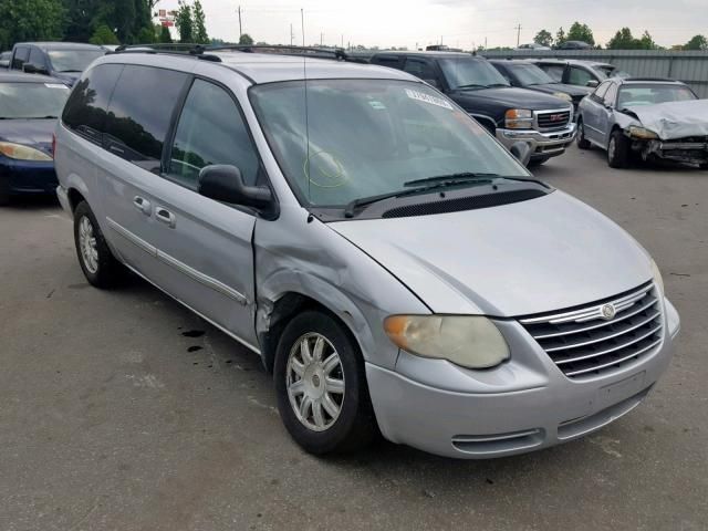 2A4GP54L96R644522-2006-chrysler-town-and-cou-0