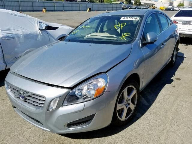 YV1612FH0D1219017-2013-volvo-s60-0