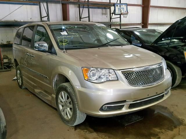 2C4RC1GG5GR189896-2016-chrysler-town-and-cou-0
