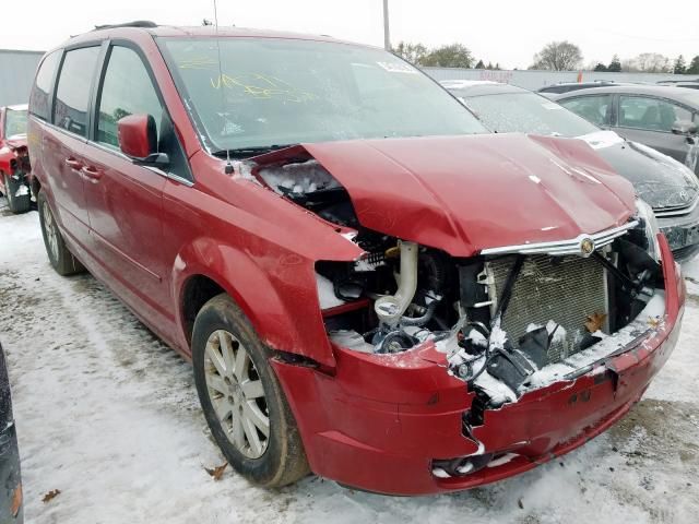 2A8HR54PX8R673899-2008-chrysler-town-and-cou-0