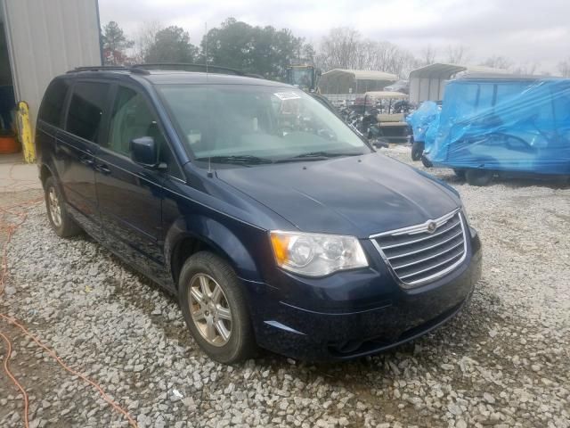 2A8HR54P28R115268-2008-chrysler-town-and-cou-0