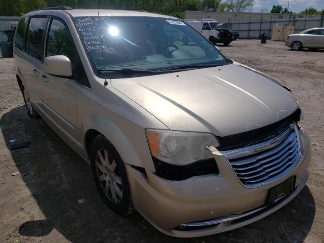 2C4RC1BGXDR705723-2013-chrysler-town-and-country-0