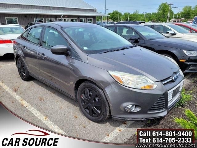 1FAHP3F2XCL211336-2012-ford-focus-0