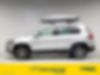 WVGVV7AX1HW500118-2017-volkswagen-tiguan-2