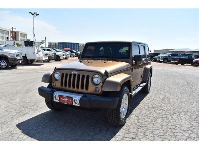 1C4BJWEGXFL703885-2015-jeep-wrangler-0