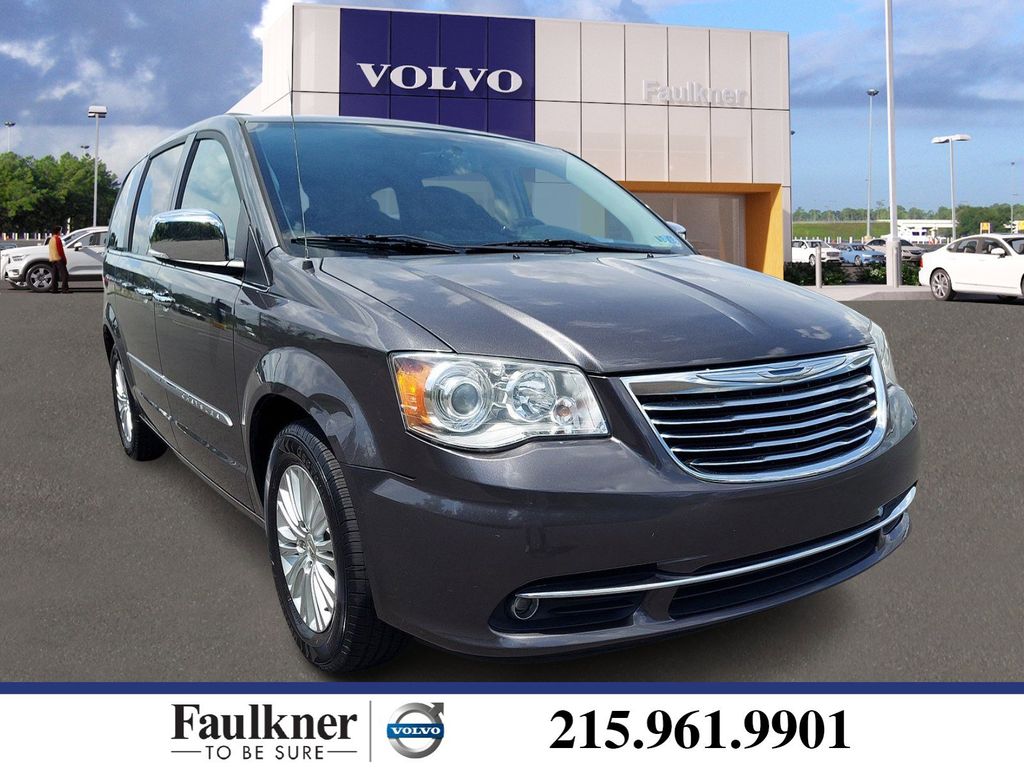 2C4RC1GG7FR539771-2015-chrysler-town-and-country-0