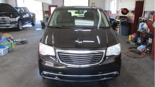 2C4RC1BG4CR125866-2012-chrysler-town-and-country-0