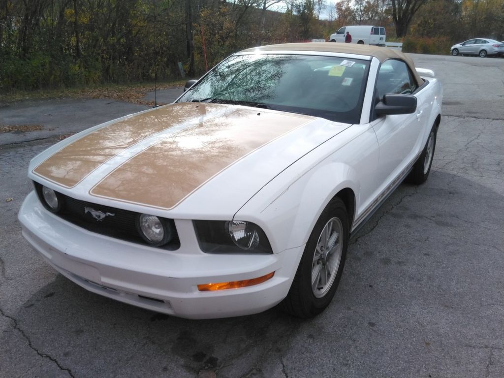 1ZVHT84N465219387-2006-ford-mustang-0