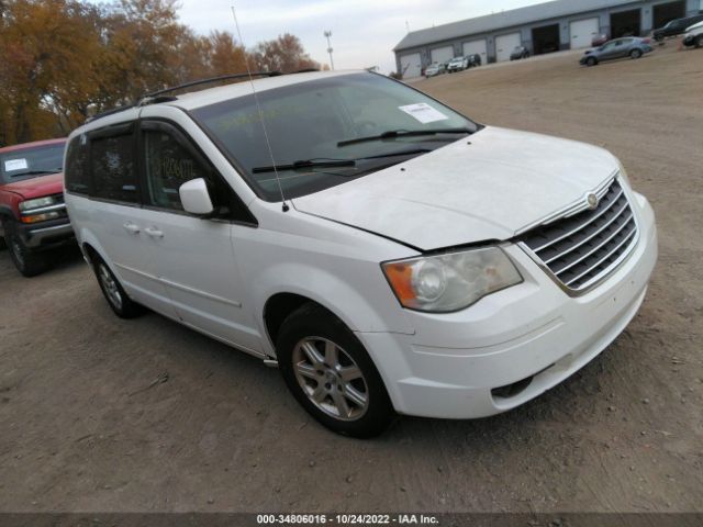 2A8HR54P88R678633-2008-chrysler-town-and-country-0