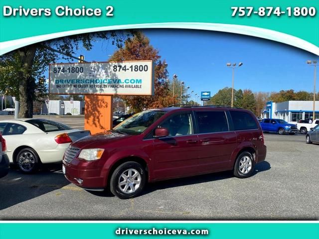 2A8HR54PX8R694669-2008-chrysler-town-and-country-0