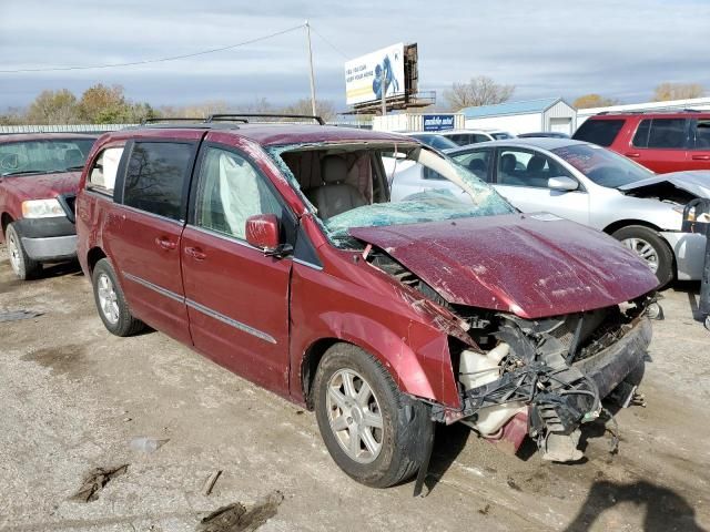 2C4RC1BG6DR583944-2013-chrysler-town-and-country-0
