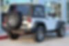 1C4BJWCG1GL117242-2016-jeep-wrangler-2