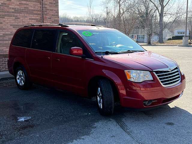2A8HR54PX8R673126-2008-chrysler-town-and-country-0