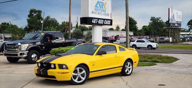 1ZVHT82H965142500-2006-ford-mustang-0
