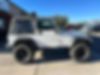 1J4FA49SX5P389001-2005-jeep-wrangler-2