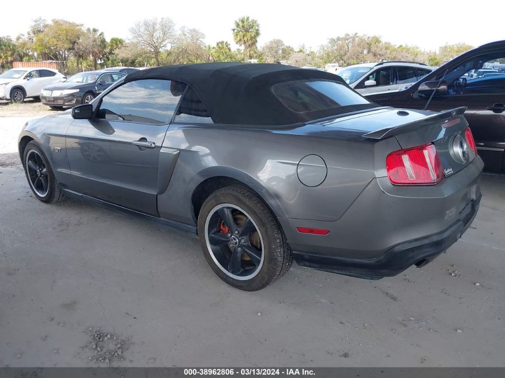 1ZVBP8FH5A5159839-2010-ford-mustang-2