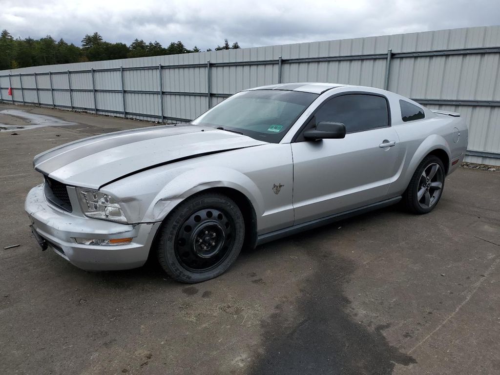 1ZVHT80N995137181-2009-ford-mustang-0