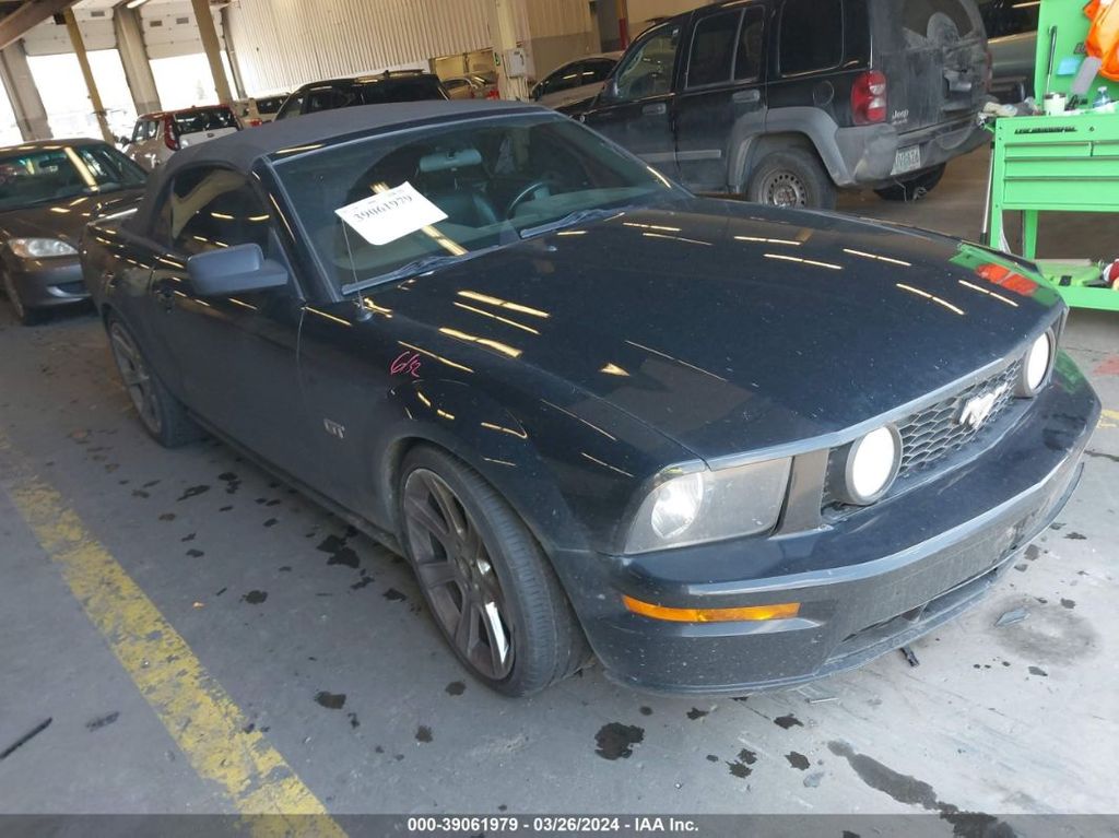 1ZVFT85H565106533-2006-ford-mustang