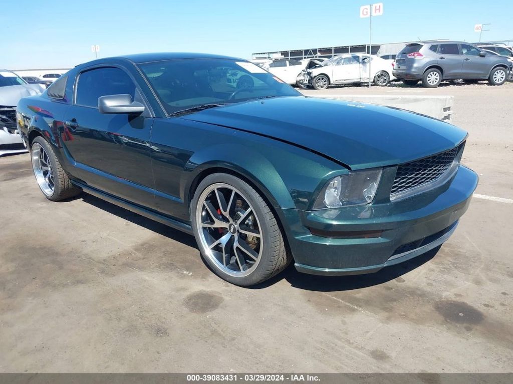 1ZVHT82H485160471-2008-ford-mustang-0