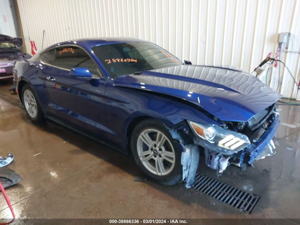 1FA6P8AM5G5255123-2016-ford-mustang