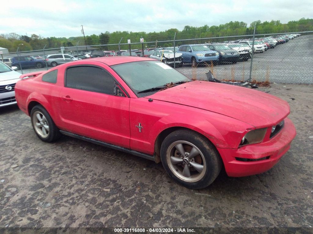 1ZVFT80N965134316-2006-ford-mustang-0