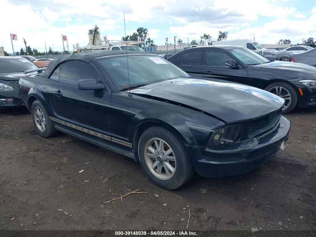 1ZVFT84N665205613-2006-ford-mustang