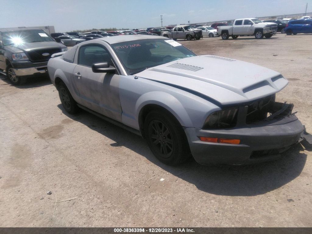 1ZVFT80N265163902-2006-ford-mustang