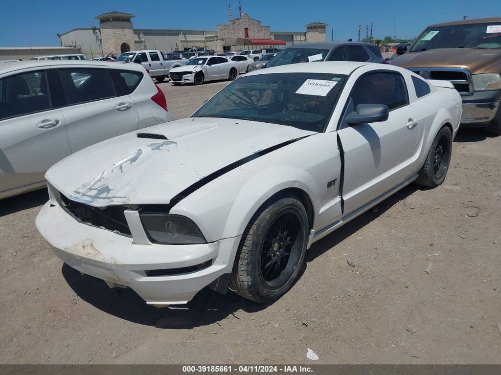 1ZVHT82H585132176-2008-ford-mustang-1