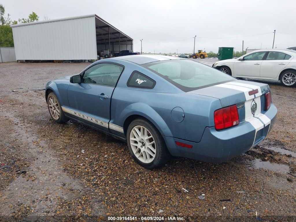1ZVFT80N775239647-2007-ford-mustang-2