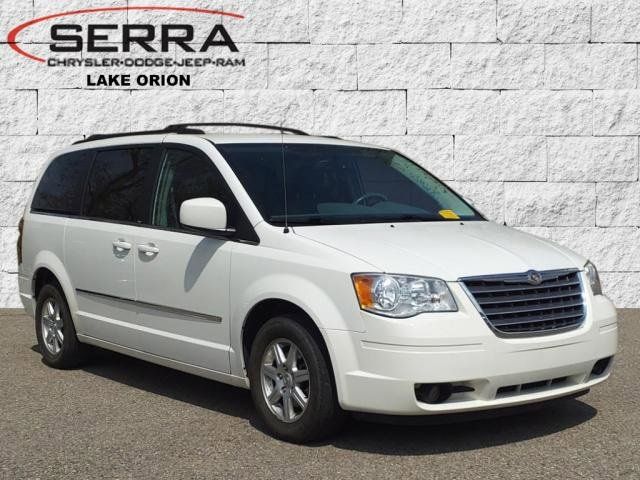 2A4RR5D19AR113184-2010-chrysler-town-and-country