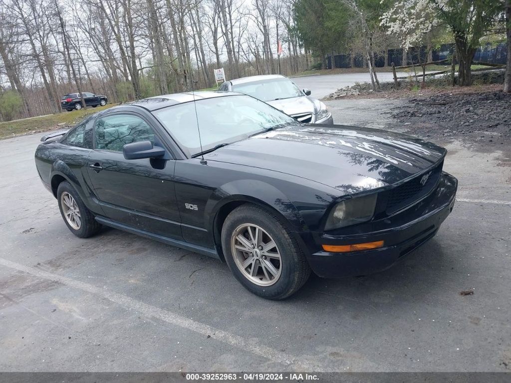1ZVFT80N255240556-2005-ford-mustang