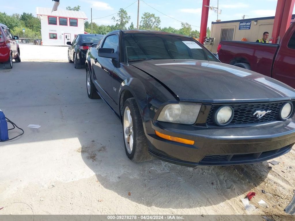 1ZVHT82H665219453-2006-ford-mustang