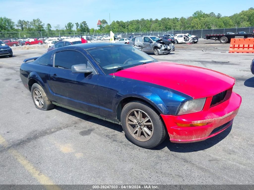 1ZVFT80N855120826-2005-ford-mustang-0