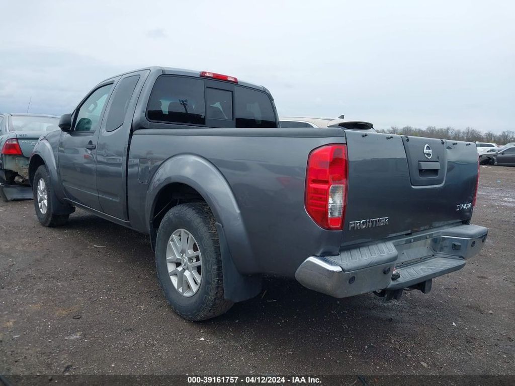 1N6AD0CW1GN740840-2016-nissan-frontier-2