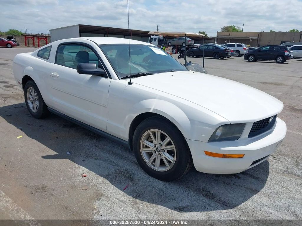 1ZVFT80N375347277-2007-ford-mustang