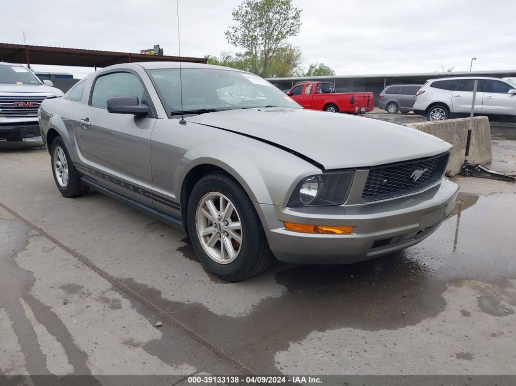 1ZVHT80N885173801-2008-ford-mustang