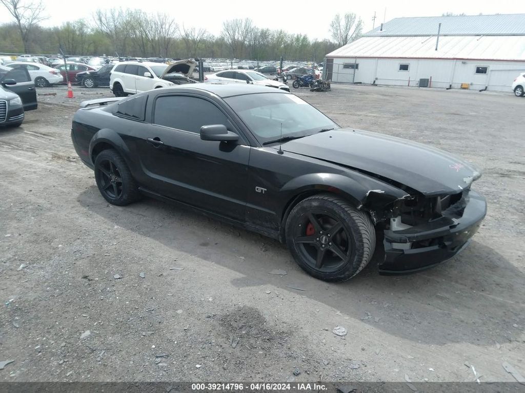 1ZVHT82H665166592-2006-ford-mustang