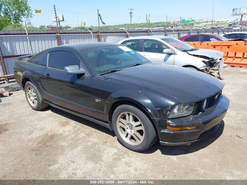 1ZVFT82HX55166620-2005-ford-mustang