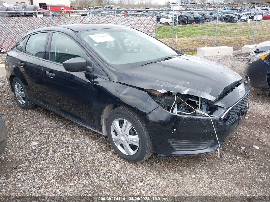 1FADP3E2XJL216162-2018-ford-focus-0