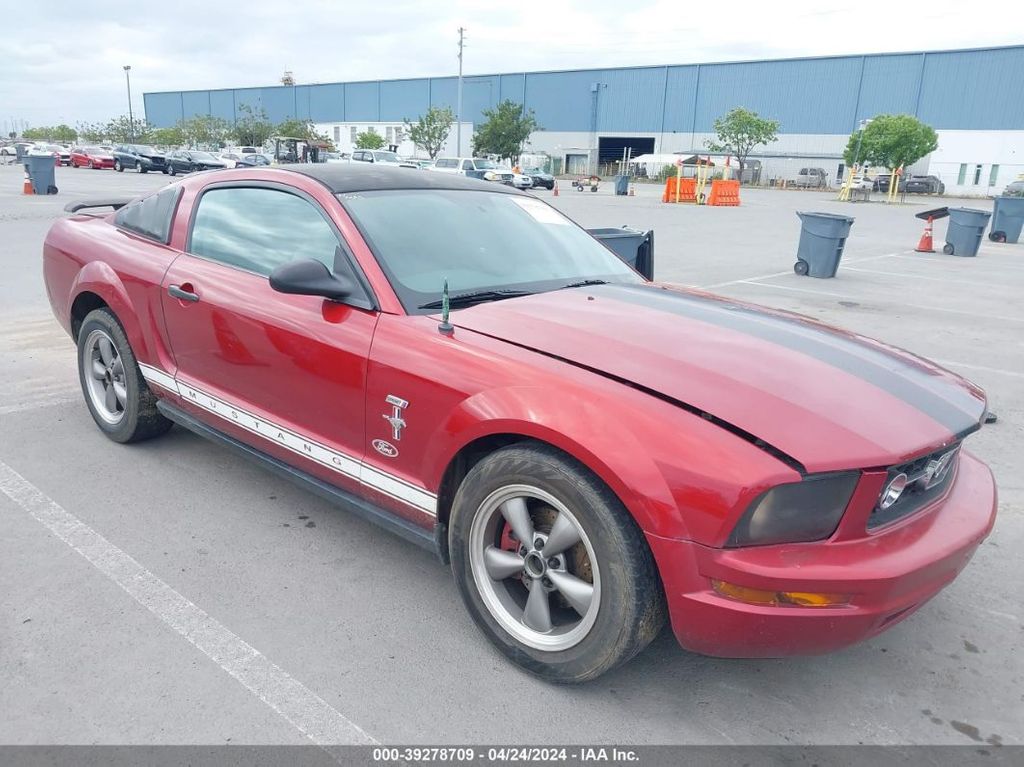 1ZVFT80N765248329-2006-ford-mustang-0