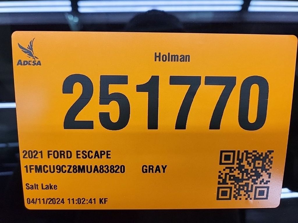 1FMCU9CZ8MUA83820-2021-ford-escape-1