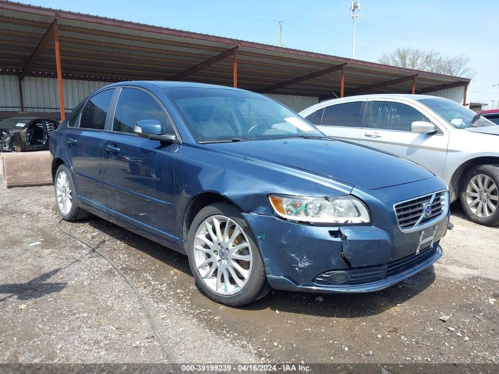 YV1382MS6A2492868-2010-volvo-s40