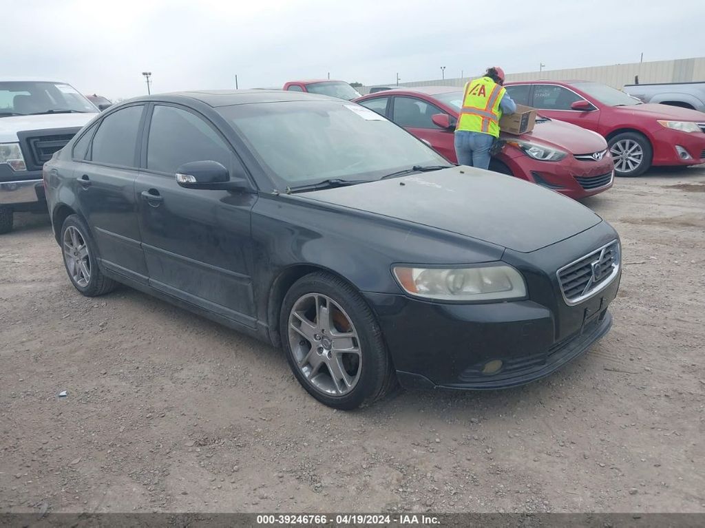 YV1382MS7A2513226-2010-volvo-s40-0