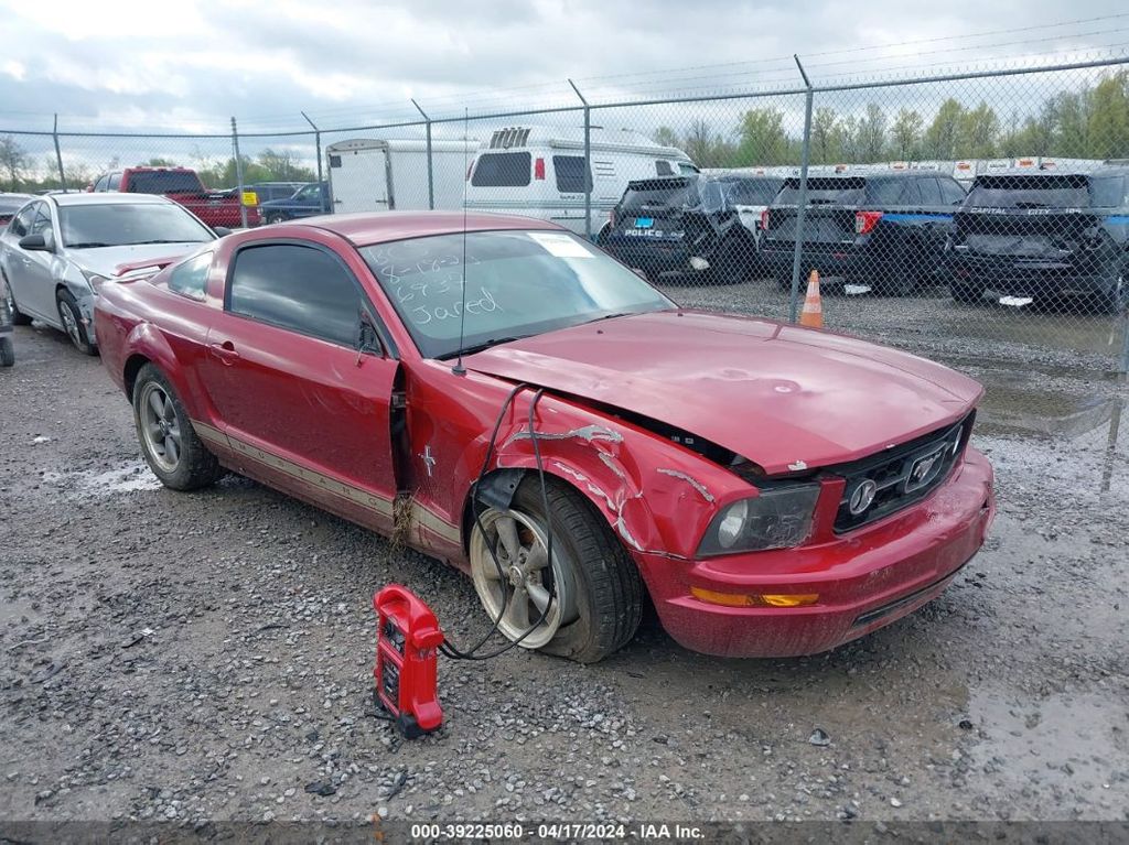 1ZVFT80N065106937-2006-ford-mustang-0