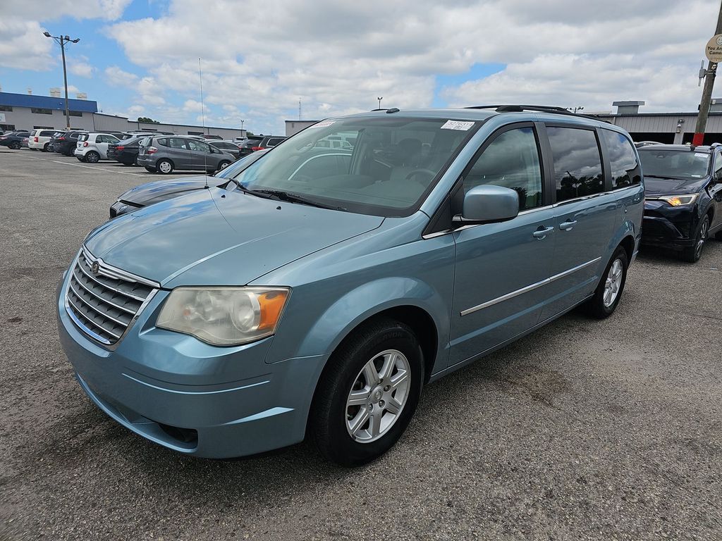 2A4RR8D17AR320674-2010-chrysler-town-and-country-0