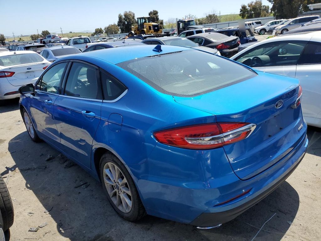 3FA6P0LUXKR135595-2019-ford-fusion-hybrid-0