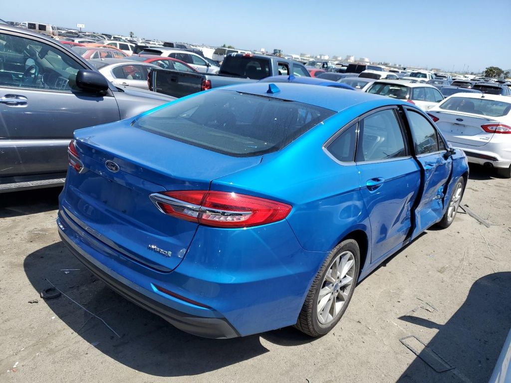 3FA6P0LUXKR135595-2019-ford-fusion-hybrid-1
