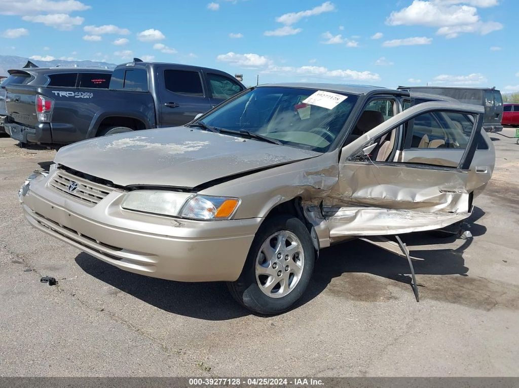 JT2BF22KXW0099641-1998-toyota-camry-1