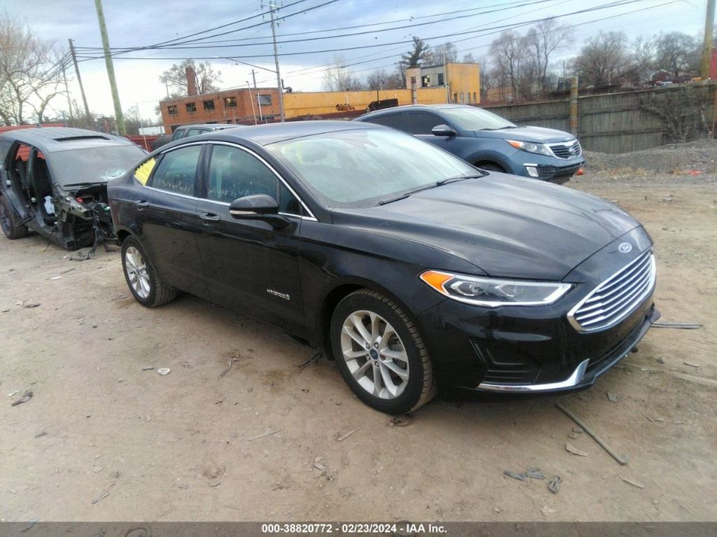 3FA6P0MUXKR130718-2019-ford-fusion